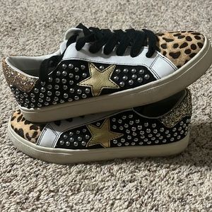 Steve Madden Cheetah print sneakers
